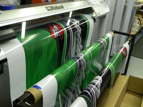 Wrap graphics on the printer: 12-Point SignWorks