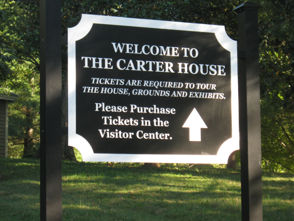 Carter House visitor's center welcome sign. 12-Point SignWorks