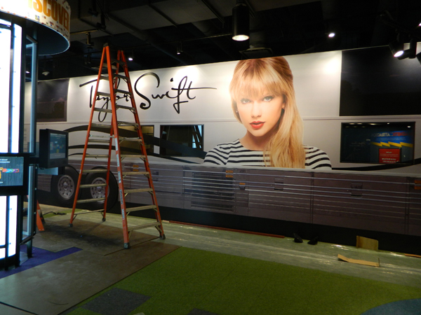Taylor Swift tour bus exhibit at the Country Music Hall of Fame and Museum. 12-Point SignWorks blog.
