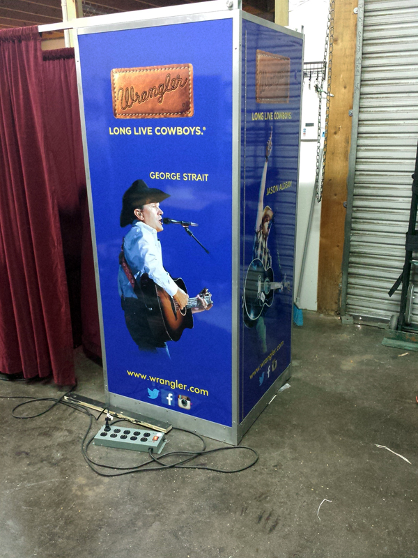 Wrangler advertising wraps for the Majestic Photobooth Company at the CMA Festival. 12-Point SignWorks
