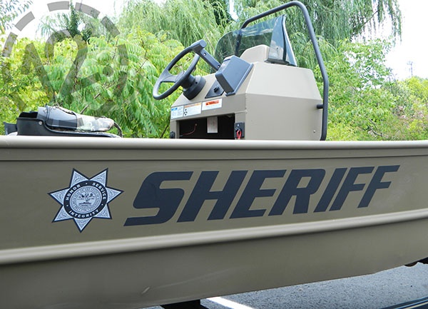 Patrol boat graphics for the Robertson County Sheriff's Office. 12-Point SignWorks - Franklin TN