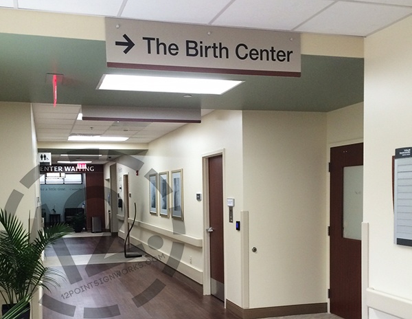 The blade sign for The Birth Center at TriStar Hendersonville Medical Center. 12-Point SignWorks