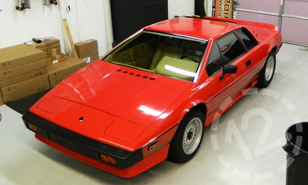 Photo of the 1984 Lotus Esprit before the partial wrap was added. 12-Point SignWorks